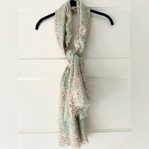 Aritzia Talula scarf in khaki and light teal spotted print